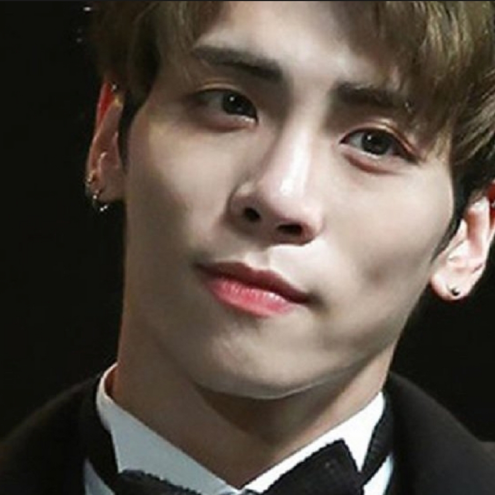  Jonghyun  l der de la boy band SHINee fallece en hospital 