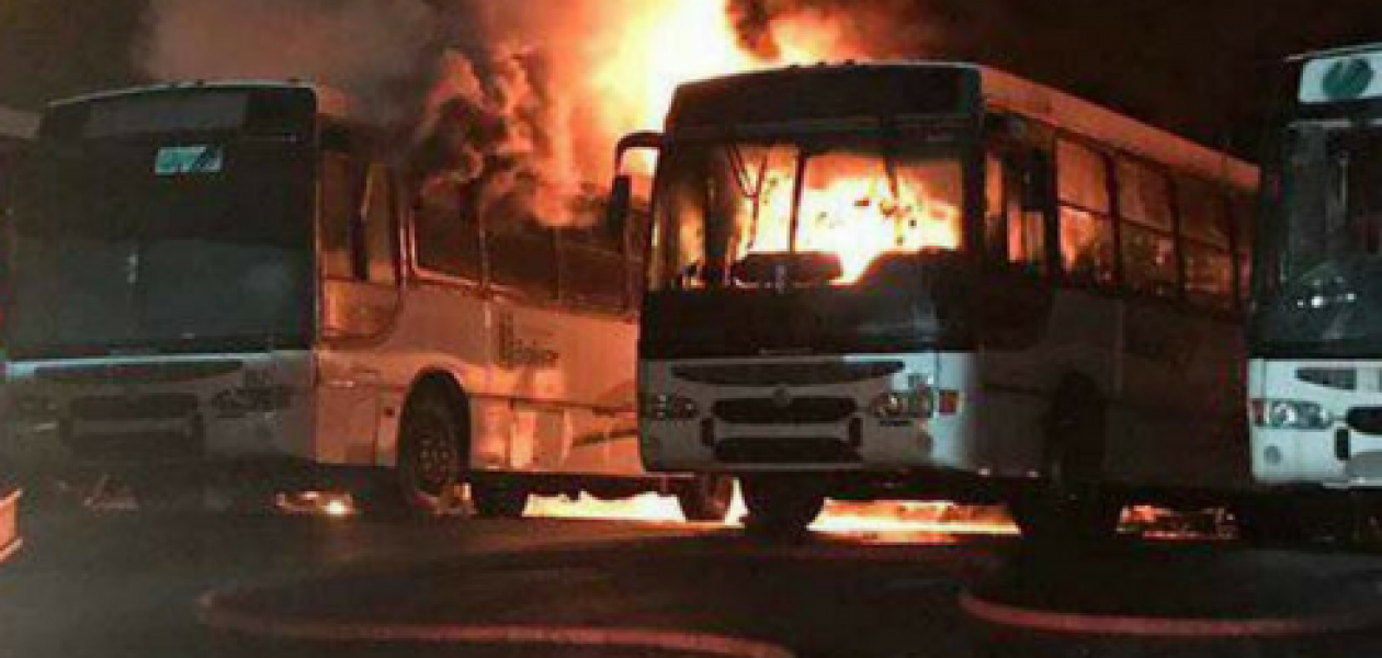 Incendian más de 51 autobuses de Transbolívar en Puerto Ordaz