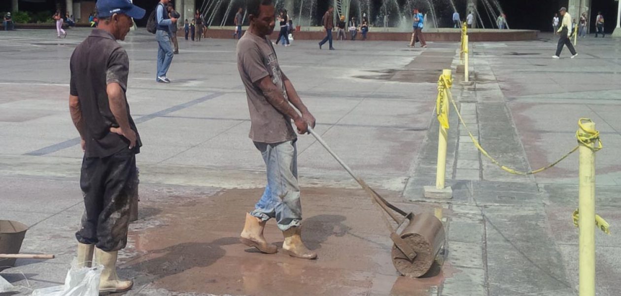 Develan guiso de Jorge Rodríguez con obras de la Plaza Diego Ibarra