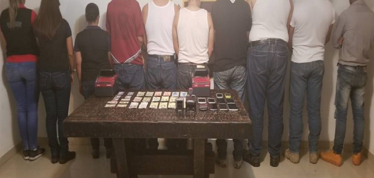 Detenidos 10 funcionarios del SAIME por cobrar 30.000 pesos por sellar pasaporte